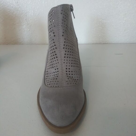 Dolce Vita women's size 6 gray suede ankle bootie - Picture 6 of 10